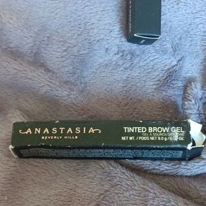 Anastasia Beverly Hills Tinted Brow Gel in Brunette